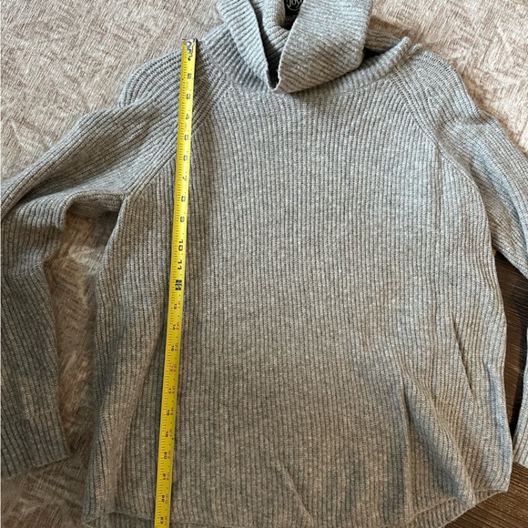 Ann Taylor Loft Grey roll neck / turtleneck sweater - Picture 2 of 5